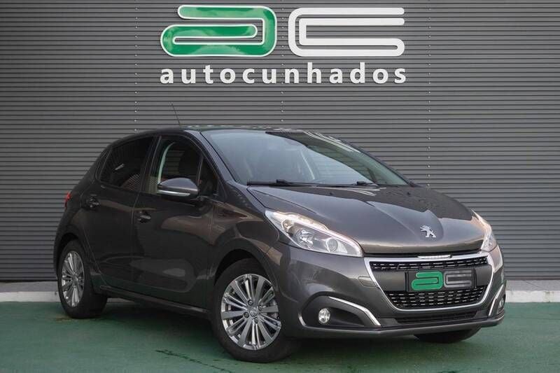 Cinza Usado 2019 Peugeot 208 Signature Sky Citadino | € 10.950 (Preço justo) - Imagem 1/4