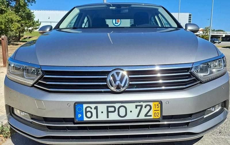 Cinzento Usado 2015 VW Passat Sedan | € 10.500 (Preço justo) - Imagem 1/4