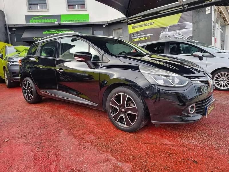 Usado Renault Clio IV 90 HP (66 kW) 2015 Preto Carrinha