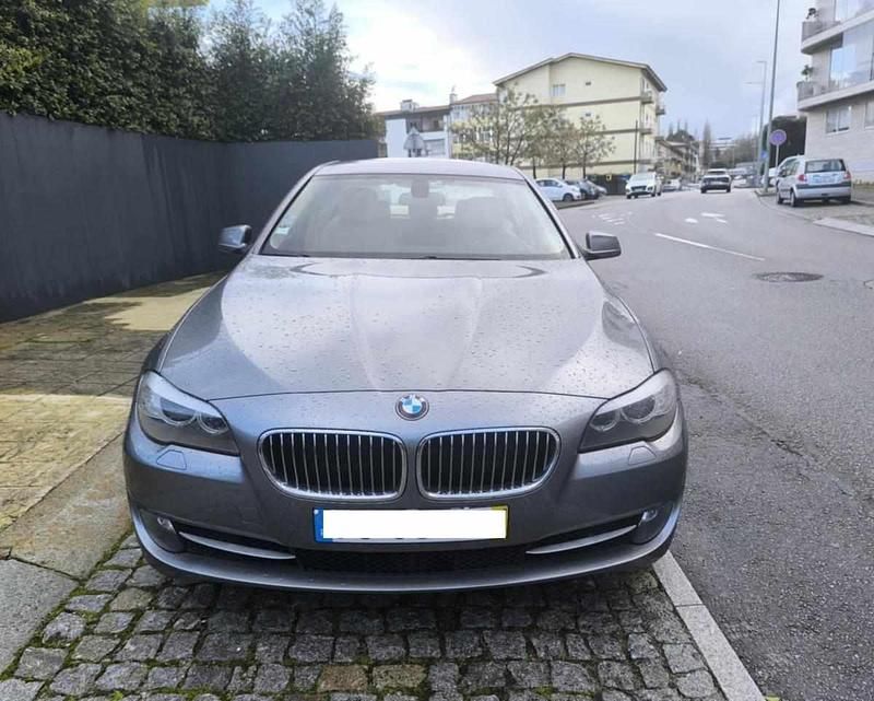 Usado BMW 530 245 HP (180 kW) 2010 Cinzento Sedan