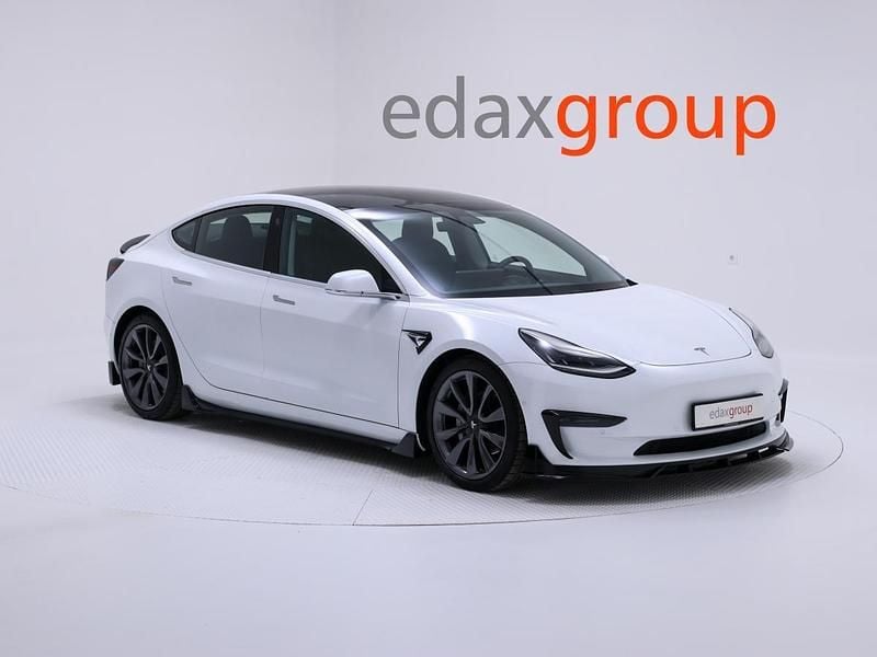 Branco Usado 2020 Tesla Model 3 Sedan | € 26.990 (Caro) - Imagem 1/4