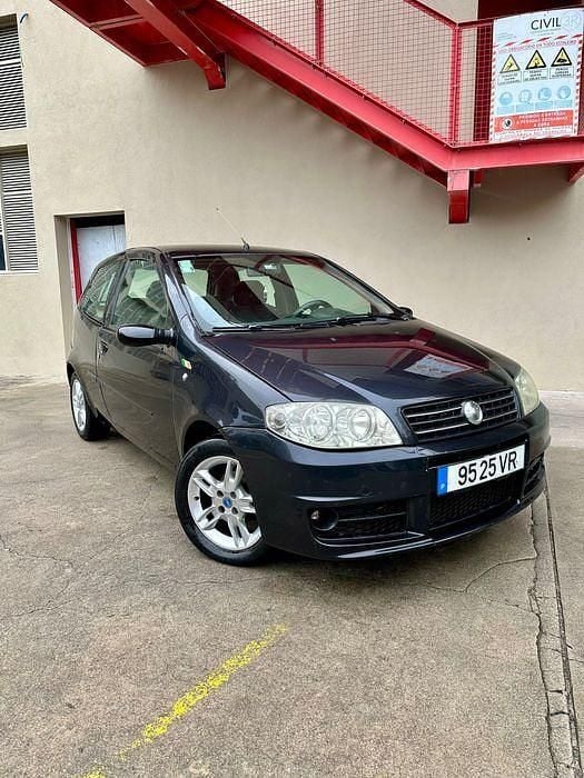 Usado 2003 Fiat Punto Citadino | € 2.100 (Bom preço) - Imagem 1/4