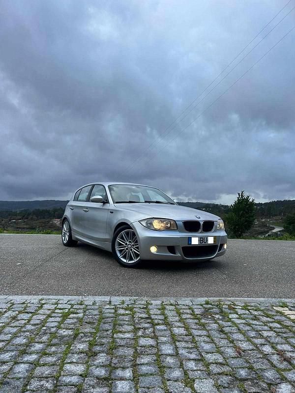 Cinzento Usado 2006 BMW 120 Citadino | € 9.790 (Preço justo) - Imagem 1/4