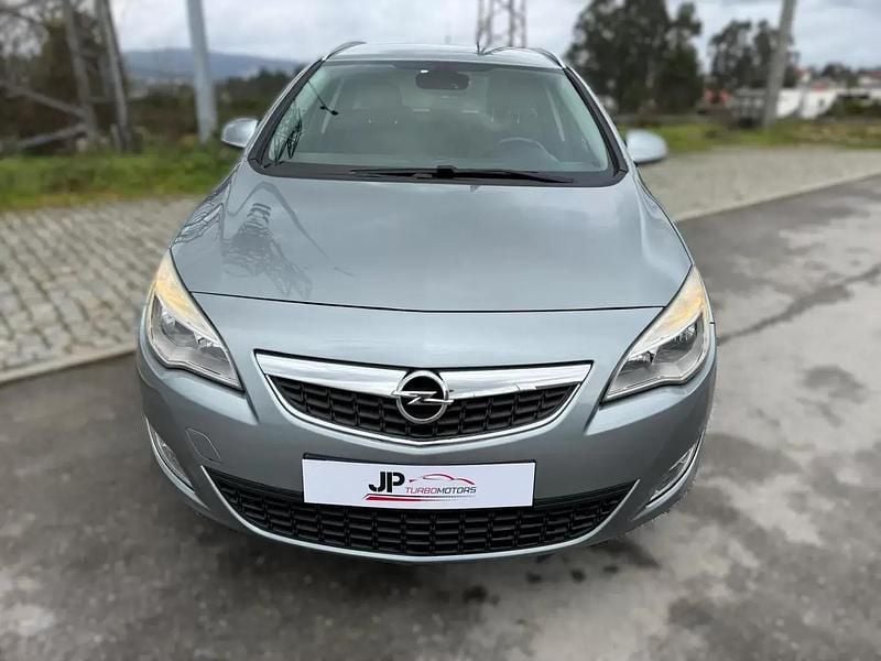 Usado Opel Astra Cosmo 125 HP (91 kW) 2011 Cinza escuro Carrinha