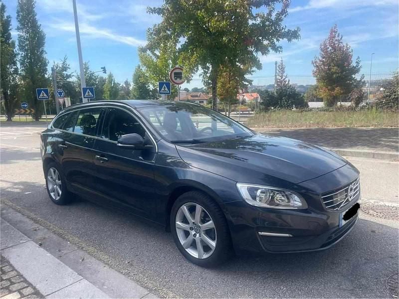 Usado Volvo V60 120 HP (88 kW) 2017 Cinzento Carrinha