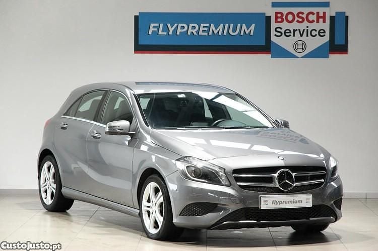 Cinza Usado 2013 Mercedes A200 Urban Citadino | € 18.990 (Preço justo) - Imagem 1/1