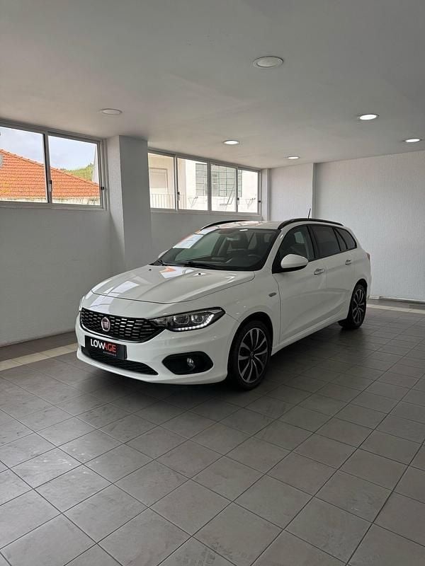 Branco Usado 2019 Fiat Tipo Lounge Carrinha | € 14.400 (Preço elevado) - Imagem 1/4