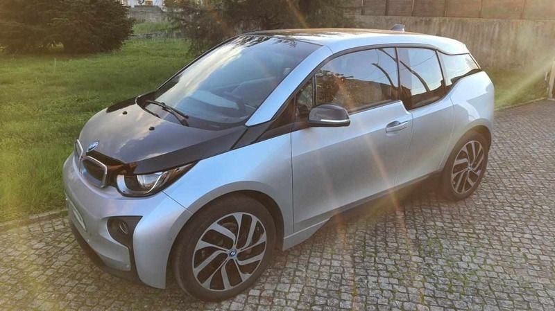 Cinzento Usado 2016 BMW i3 Citadino | € 13.800 (Preço justo) - Imagem 1/4