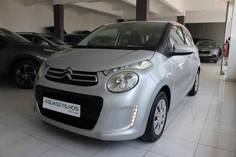Cinza Usado 2016 Citroën C1 Feel Citadino | € 7.990 (Bom preço) - Imagem 1/4