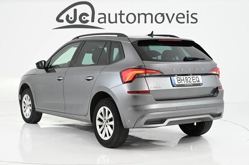 Usado Skoda Kamiq 95 HP (69 kW) 2024 Cinzento SUV