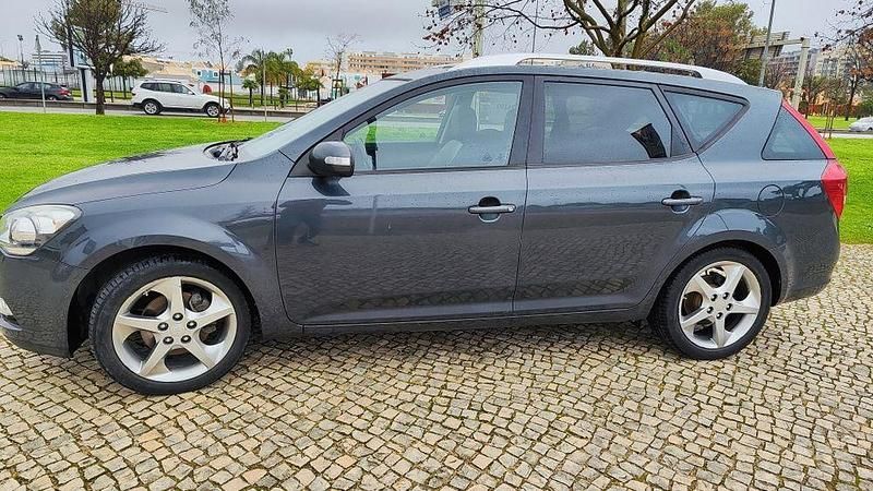 Usado Kia Ceed 115 HP (84 kW) 2009 Citadino