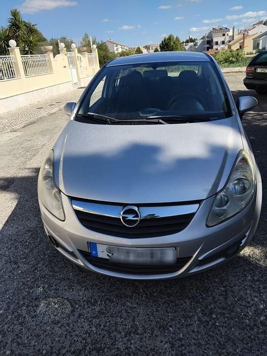 Usado 2008 Opel Corsa Sedan | € 2.300 (Preço justo) - Imagem 1/4