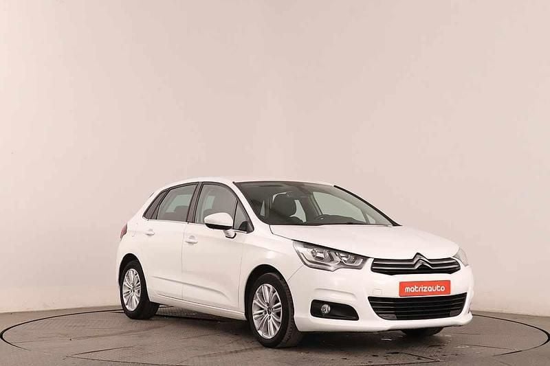 Branco Usado 2016 Citroën C4 Citadino | € 11.000 (Preço justo) - Imagem 1/4