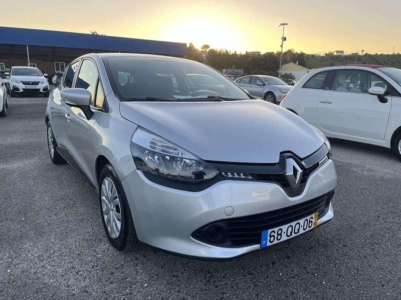 Usado Renault Clio IV Komfort 75 HP (55 kW) 2015 Cinza