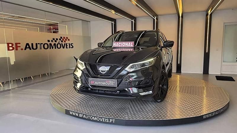 Usado Nissan Qashqai Premium Edition 110 HP (80 kW) 2018 Preto SUV
