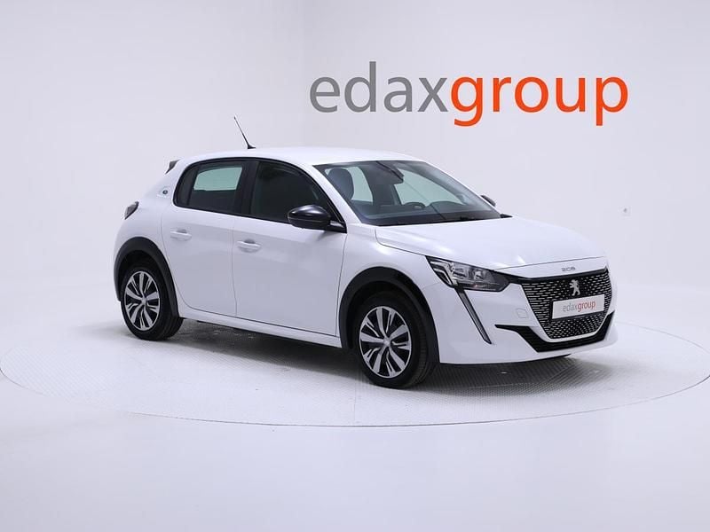 Branco Usado 2023 Peugeot e-208 Active Citadino | € 21.390 (Preço justo) - Imagem 1/4