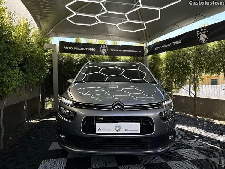 Outra Usado 2017 Citroën Grand C4 Picasso PureTech Monovolume | € 17.900 (Preço justo) - Imagem 1/1