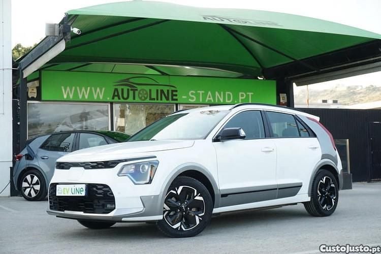 Branco Usado 2023 Kia e-Niro Active SUV | € 28.000 (Preço justo) - Imagem 1/1