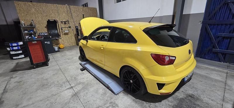 Usado Seat Ibiza CUPRA 180 HP (132 kW) 2009 Amarelo