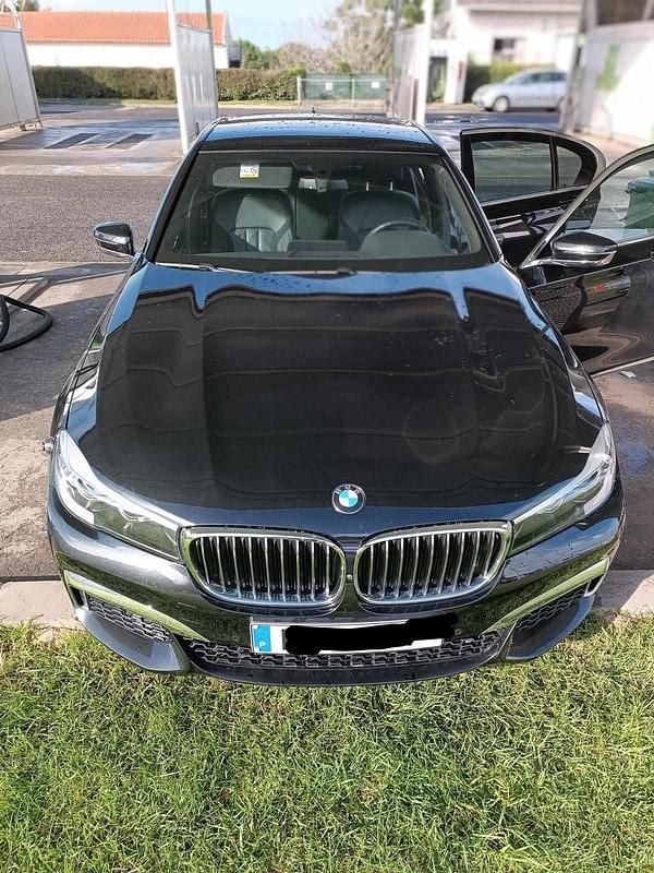Preto Usado 2019 BMW 730 Sedan | € 48.000 - Imagem 1/4