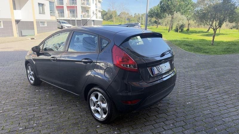 Usado Ford Fiesta 82 HP (60 kW) 2010 Citadino