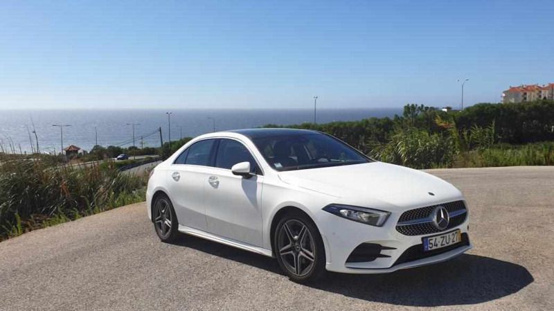 Branco Usado 2020 Mercedes A200 Sedan | € 40.900 - Imagem 1/4