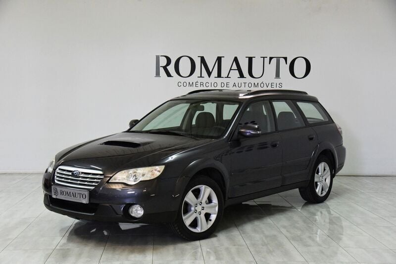 Cinza Usado 2009 Subaru Legacy Carrinha | € 9.900 - Imagem 1/4