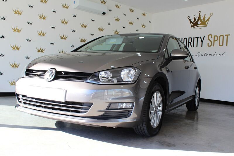 Usado VW Golf VII Trendline 110 HP (80 kW) 2014 Cinza Citadino