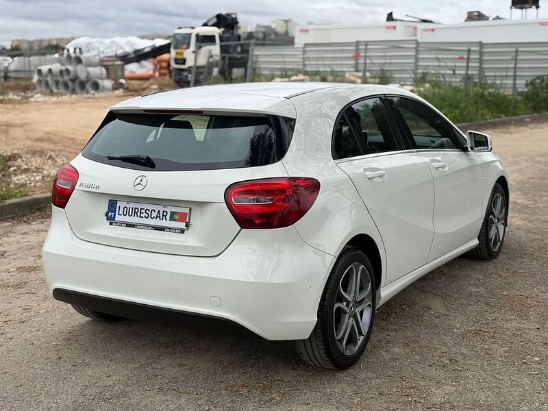 Usado Mercedes A180 Style 109 HP (80 kW) 2018 Branco Sedan