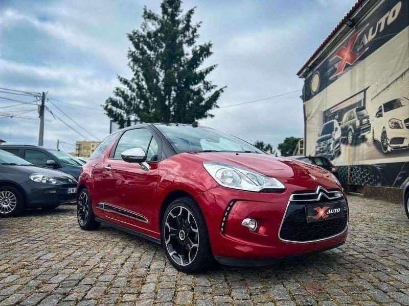 Vermelho Usado 2014 Citroën DS3 Cabriolet Chic Cabrios | € 11.499 - Imagem 1/4