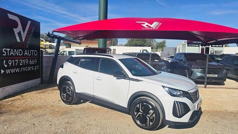 Branco Usado 2024 Peugeot 2008 Allure SUV | € 24.990 - Imagem 1/4