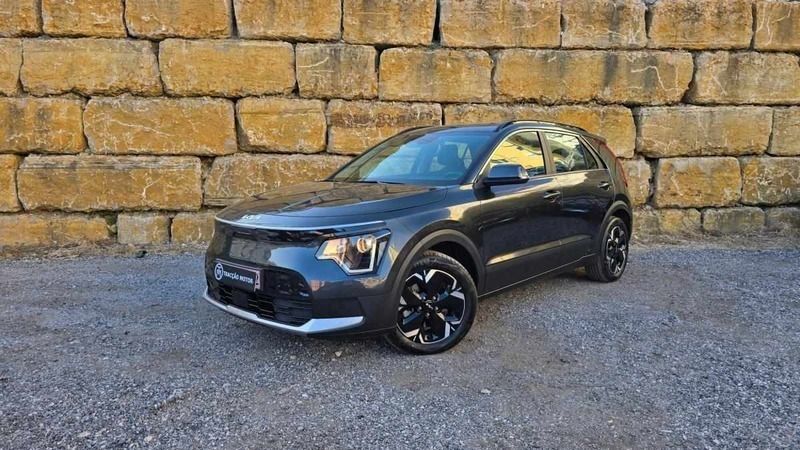 Cinza Usado 2023 Kia e-Niro SUV | € 32.500 (Preço elevado) - Imagem 1/4
