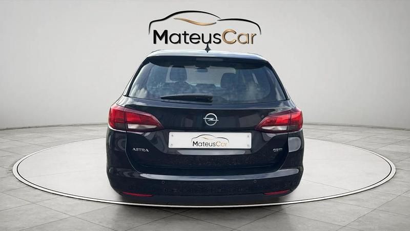 Usado Opel Astra Sport 136 HP (100 kW) 2018 Preto Carrinha
