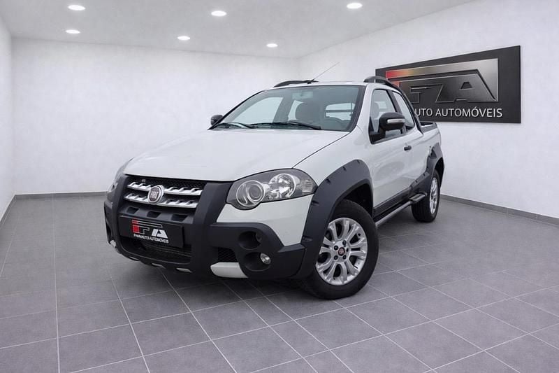 Usado Fiat Strada 95 HP (69 kW) 2012 Branco Pickup