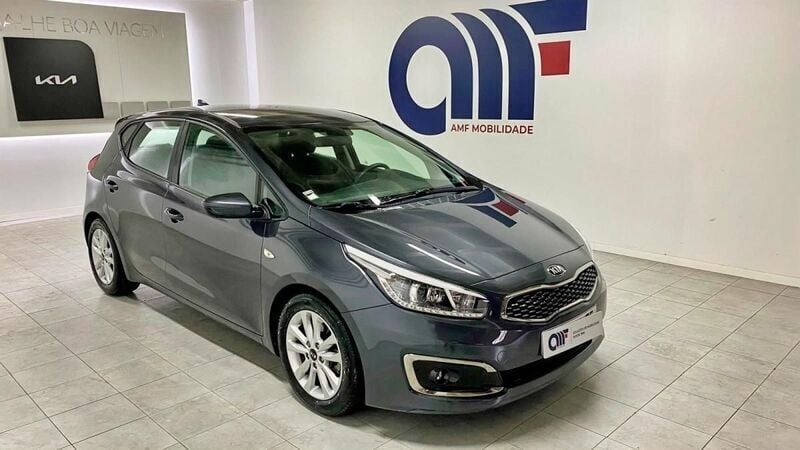 Cinzento Usado 2017 Kia Ceed | € 13.899 (Preço justo) - Imagem 1/4
