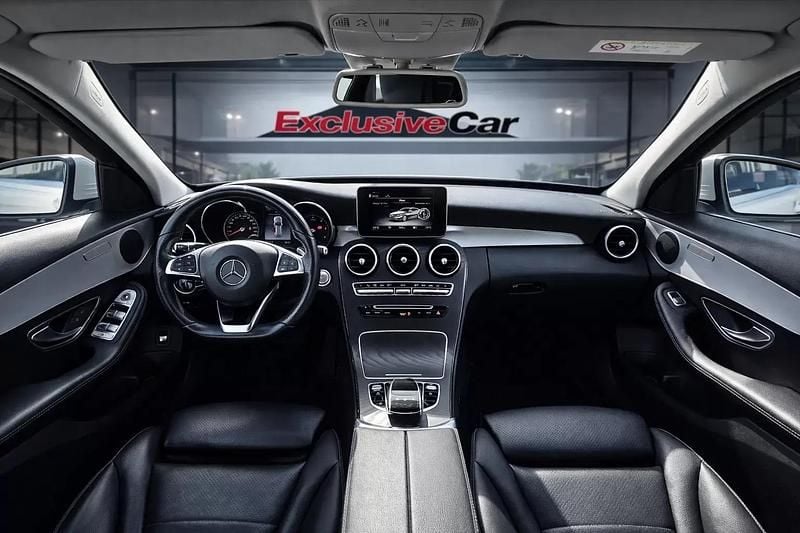 Usado Mercedes C220 AMG line 170 HP (125 kW) 2018 Branco Carrinha