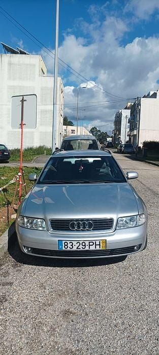 Usado 2000 Audi A4 Carrinha | € 3.200 - Imagem 1/4