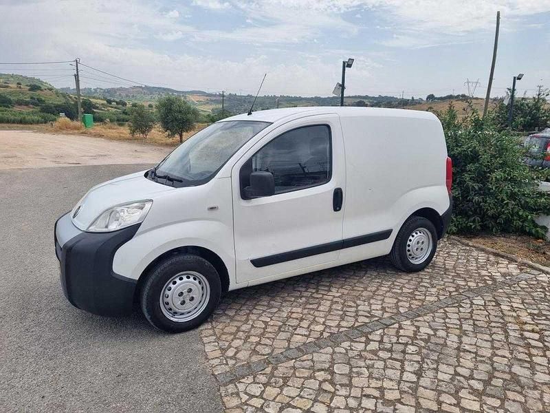 Branco Usado 2016 Fiat Fiorino Monovolume | € 6.450 (Preço elevado) - Imagem 1/4
