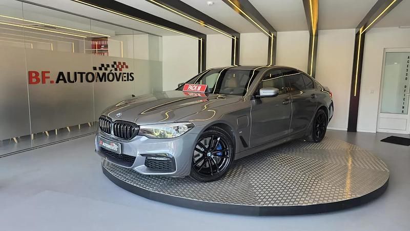 Usado BMW 530e iPerformance 252 HP (185 kW) 2019 Cinzento Sedan