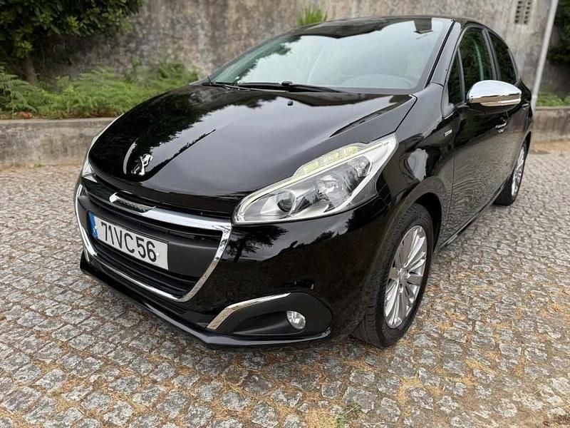 Preto Usado 2018 Peugeot 208 Citadino | € 9.600 (Preço justo) - Imagem 1/4
