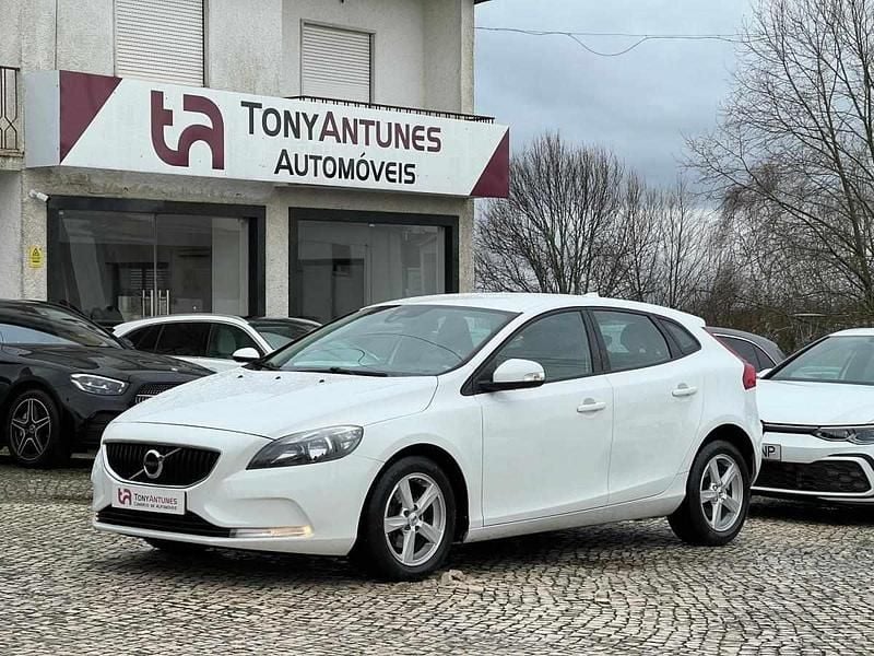 Usado Volvo V40 120 HP (88 kW) 2017 Branco