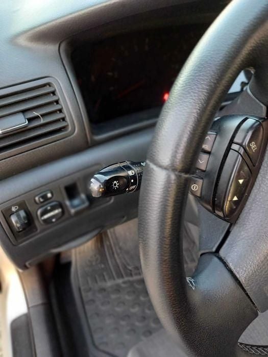 Usado Toyota Corolla 90 HP (66 kW) 2003 Sedan