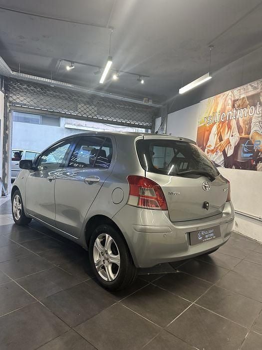 Usado Toyota Yaris 90 HP (66 kW) 2010 Citadino