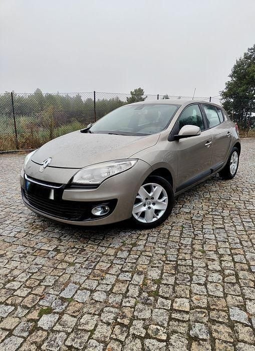 Usado 2013 Renault Mégane III Dynamique Sedan | € 4.650 - Imagem 1/4