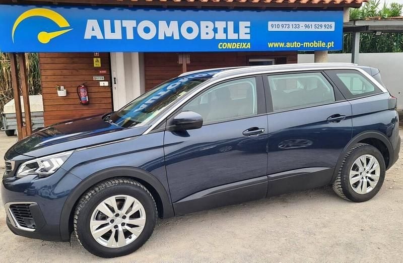Azul Usado 2019 Peugeot 5008 Active Monovolume | € 19.500 (Preço justo) - Imagem 1/4
