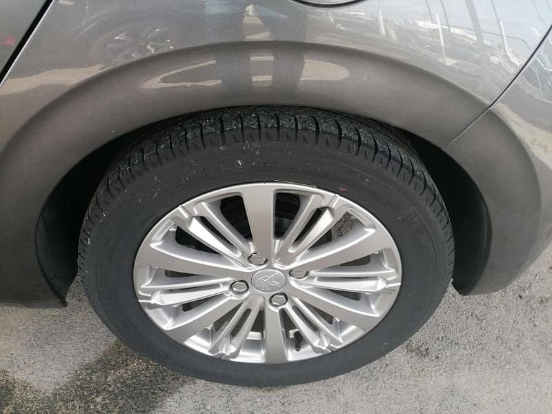 Usado Peugeot 208 Style 82 HP (60 kW) 2018 Cinza Citadino