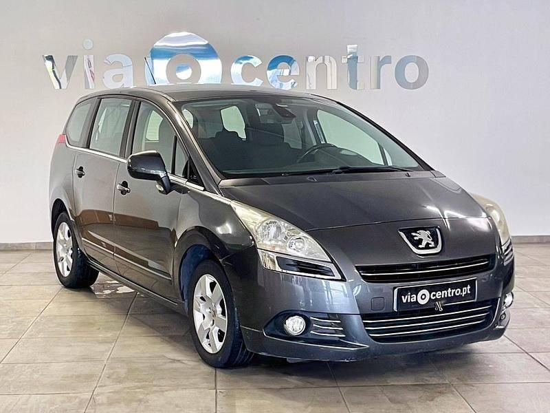 Cinza Usado 2010 Peugeot 5008 Monovolume | € 4.250 (Super Preço) - Imagem 1/4