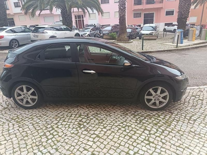 Usado Honda Civic 140 HP (102 kW) 2006 Sedan