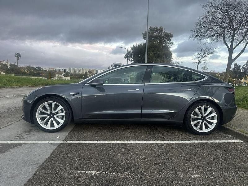 Usado Tesla Model 3 Standard Range 239 kW (325 HP) 2020 Sedan