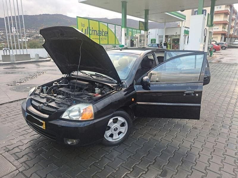 Usado 2004 Kia Rio Sedan | € 1.650 - Imagem 1/4